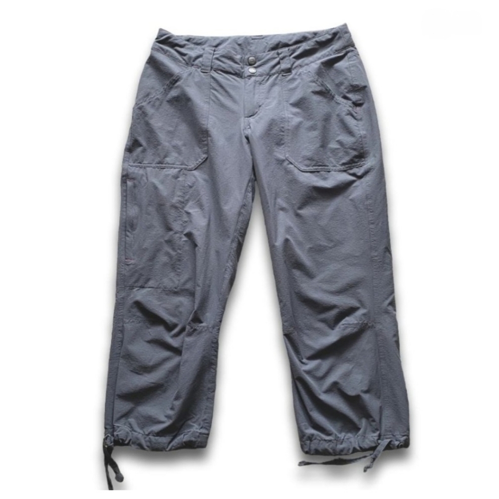 Patagonia Womes Hiking Capris (Size 4- fits like a 2)